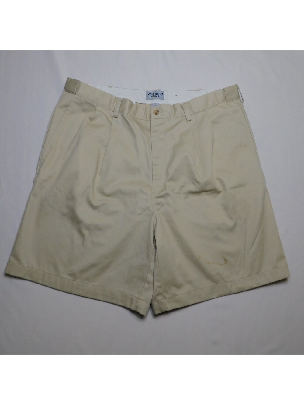 Windham Pointe Men's Khaki Pleated Chino Shorts Hidden Comfort Waist NWT Size 38